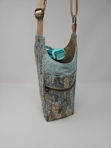 H2O2Go Crossbody Water Bottle Bag - Feathers