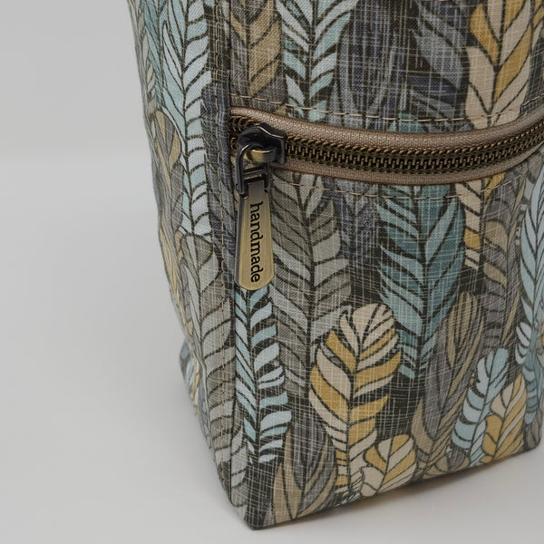 H2O2Go Crossbody Water Bottle Bag - Feathers